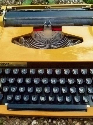 Machine à écrire Brother Deluxe 800