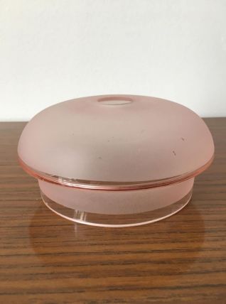 Globe en verre rose opaque