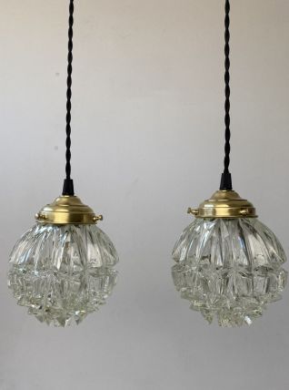 PAIRE D’ANCIENNES  SUSPENSIONS EN VERRE VINTAGE