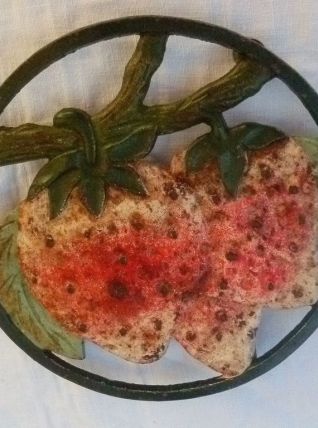 Dessous de plat Fraise , fonte vintage