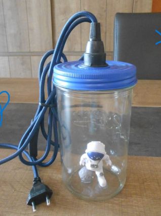 Lampes créations originales  Le Parfait thême  astronaute 