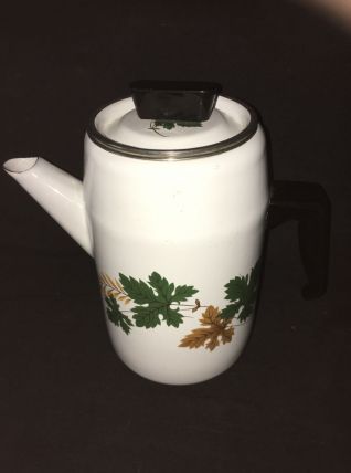 cafetière émaillée vintage.