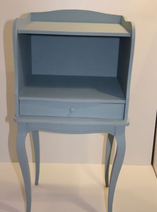 Chevet bleu classique avec un tiroir