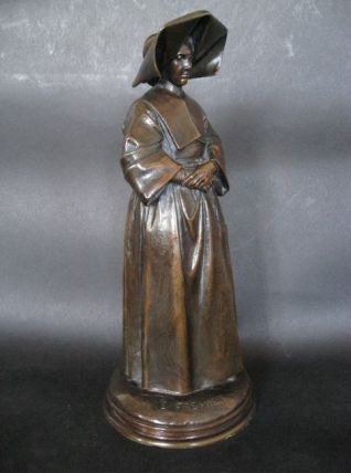 Soeur de la charité.Bronze 19eme Fremiet.