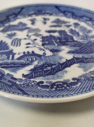 Blue Willow - Une assiette ancienne Blue Willow Japan