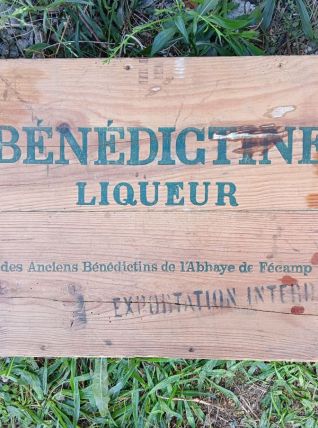 Caisse en bois " Benedictine Liqueur "
