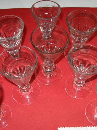 Verrerie ancienne : 10 verres bistrot, verres à vin blanc