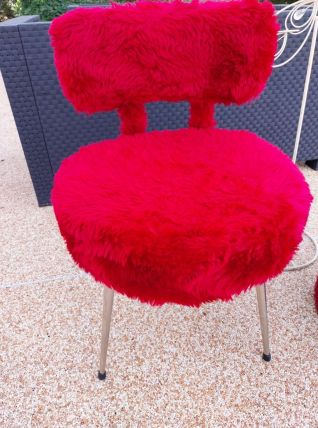 Chaise et pouf coffre moumoute rouge vintage