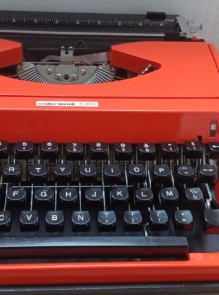 Machine à écrire underwood 130, année 1970