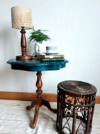 Guéridon en bois peint émeraude vintage 
