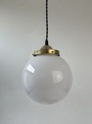 ANCIENNE SUSPENSION RONDE 18 CM EN OPALINE VINTAGE 