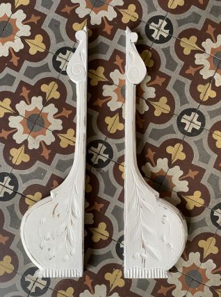 Fronton bois massif patiné blanc années 30.