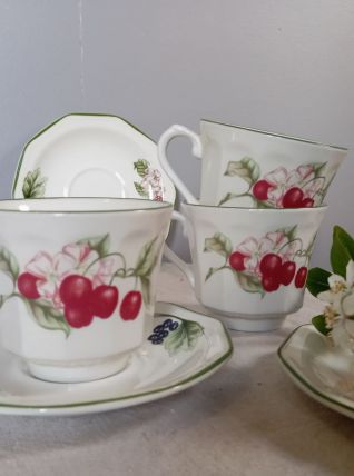 3 tasses et soucoupes Victorian Orchard de Churchill England