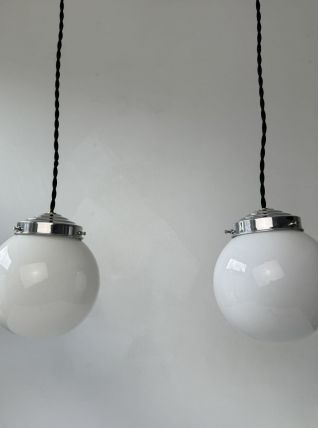 PAIRE D’ANCIENNES SUSPENSIONS OPALINE 13 CM VINTAGE