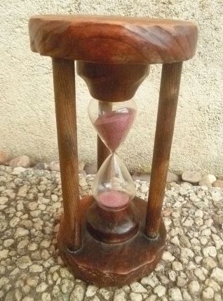 sablier en bois  , vintage