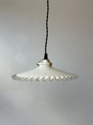 SUSPENSION ANCIENNE VINTAGE EN OPALINE DENTELEE 24 CM 