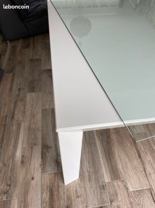 Table carrée aluminium monobloc
