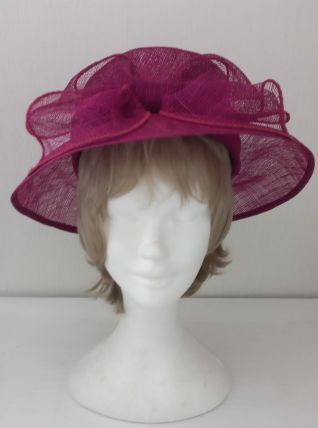 Chapeau en raphia rose fuchsia - taille 57