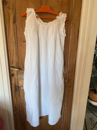 Chemise ancienne coton blanc et dentelle.