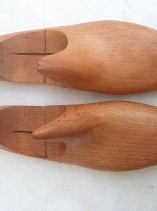 embauchoirs  en bois 