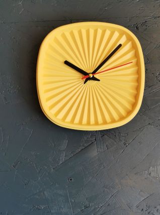 Horloge pendule murale vintage silencieuse Tupperware jaune