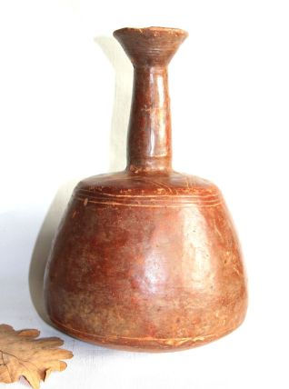 Récipient en terre d'Afrique à long col avec déco géomètriqu