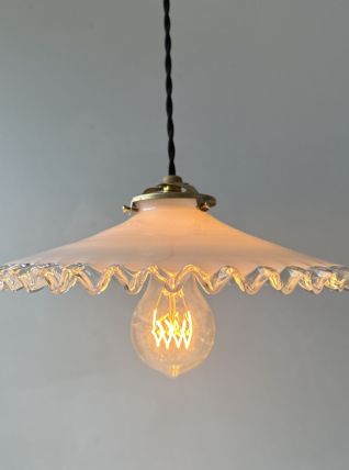 SUSPENSION ANCIENNE DENTELEE EN OPALINE  26 CM VINTAGE