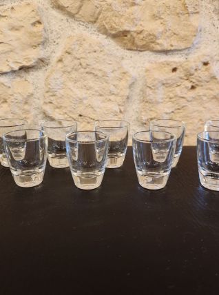 A saisir: Lot de 10 verres à calvados + 1 offert !