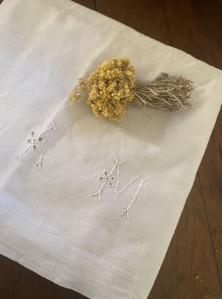 Grand drap blanc de trousseau monogramme À M.