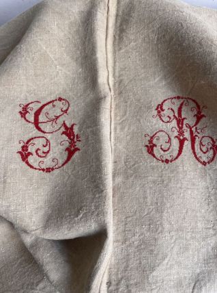 Ancien drap en chanvre avec monogramme