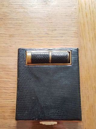 Poudrier avec tube de rouge à lèvres des années 30