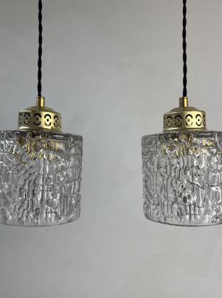 PAIRE D’ANCIENNES SUSPENSIONS EN VERRE VINTAGE