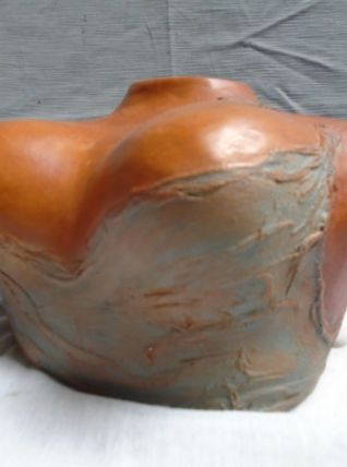 Petit buste drapé en terre cuite patinée