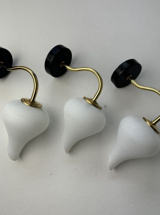  LOT 3 ANCIENNES APPLIQUES EN OPALINE VINTAGE