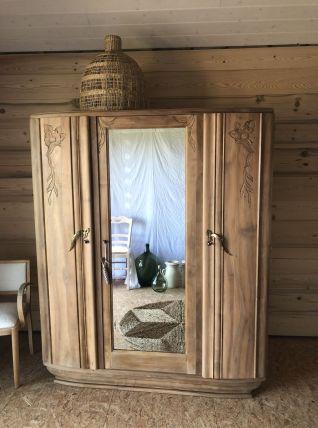 Armoire art déco, bois massif et miroir biseauté 