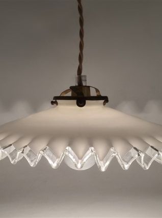 Suspension en opaline