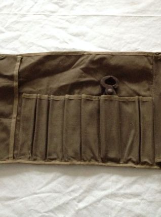 Ancienne trousse a outils en toile militaire