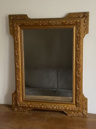 Miroir doré fin 19ème. 82x62.