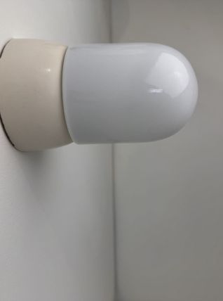 Ancienne petite applique en opaline vintage