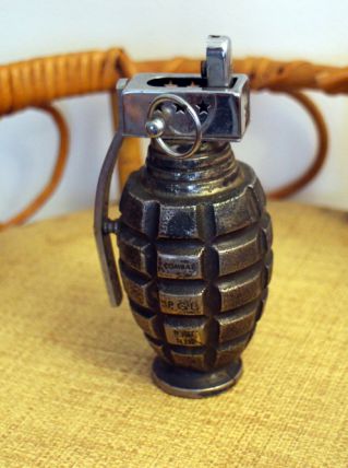 Briquet original Grenade vintage