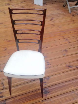Chaise vintage  blanche et bois