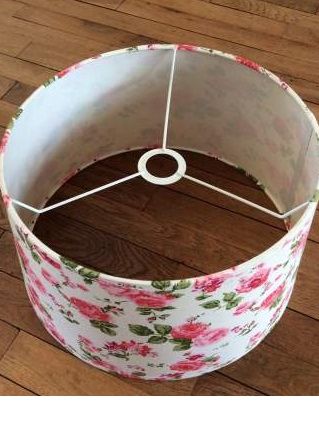 Grand abat-jour fleuri rose et écru