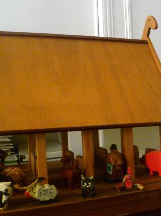 Ferme en bois, fermiers, animaux en bois