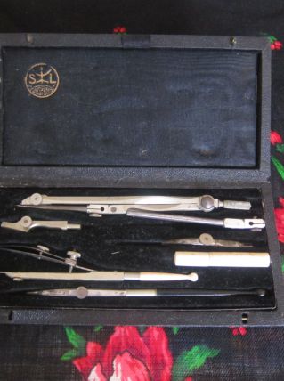 compas unis france , métal et os afrique