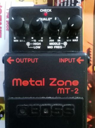 Pédale d'effet BOSS Metal Zone MT-2