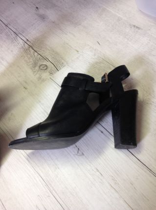 Chaussures à talon en cuir noir