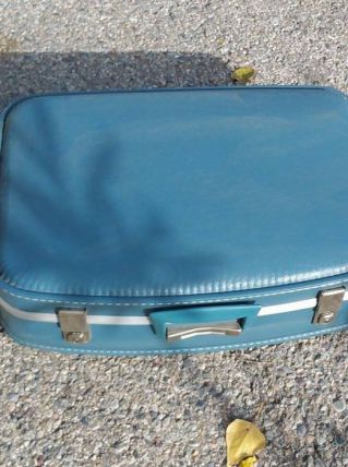 Valise bleue vintage