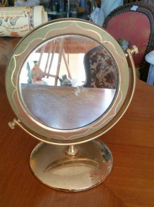 petit miroir de coiffeuse grossissant