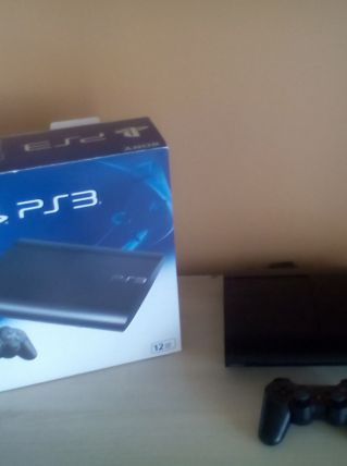 PS3 SLIM 12 GO + 11 JEUX