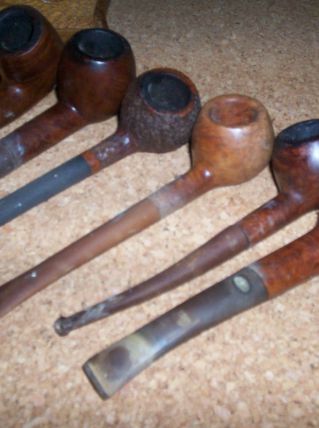 ancien porte-pipes + 6 anciennes pipes fumeurs 